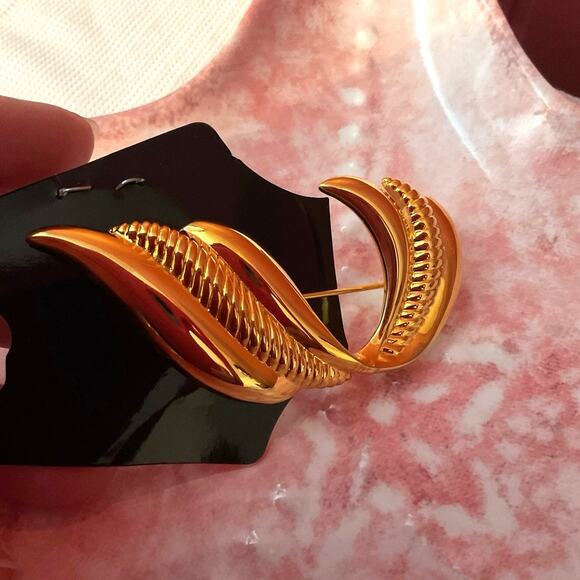 Vintage NAPIER Gold Brooch 80’s - Picture 1 of 8
